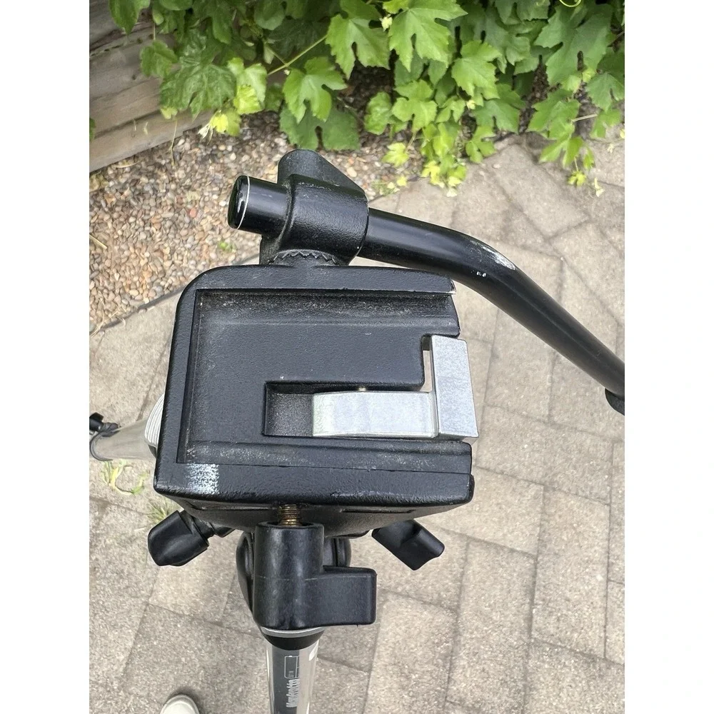 Manfrotto 700RC2 Head Manfrotto 3011N‎ Aluminum Tripod Legs